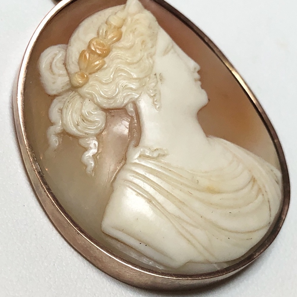 Gold Filled Antique Estate Shell Cameo Pendant - Picture 4 of 12